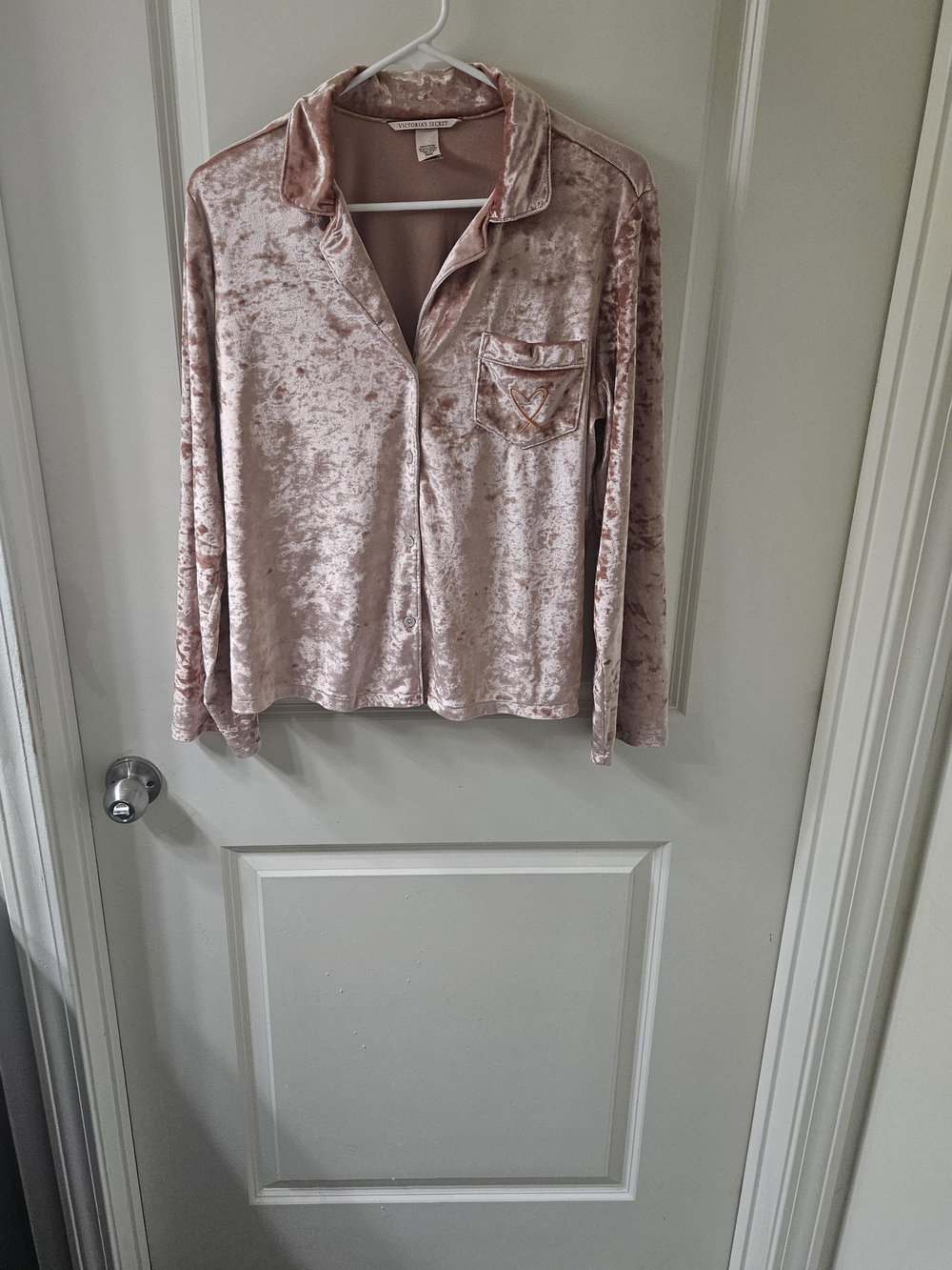 Victoria's Secret Blush Pink Velvet Button-Up Pajama Top - Picture 5 of 11